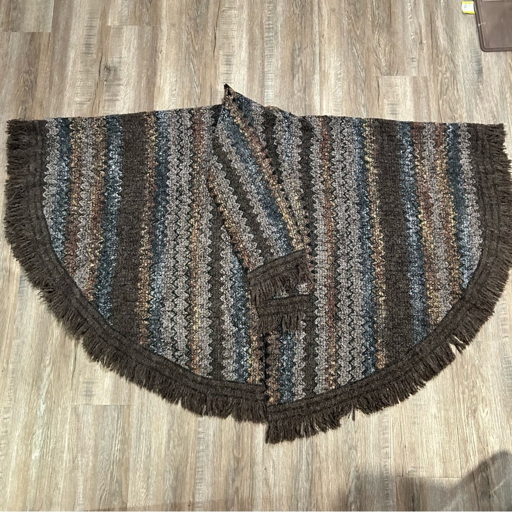 Vintage 1980s Oscar de la Renta Wool-Blend Shawl, Boho FringeWrap,Earth-Tones - Picture 10 of 16
